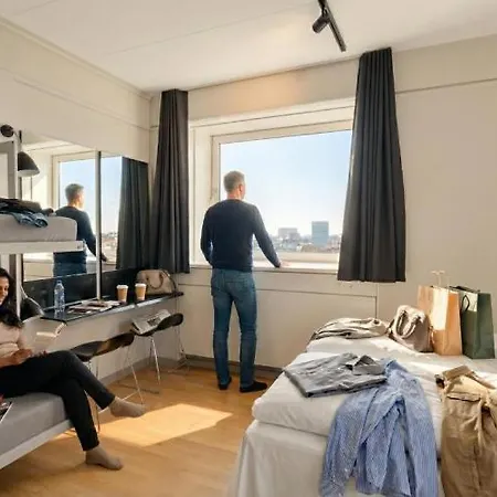 Vandrarhem Danhostel & *