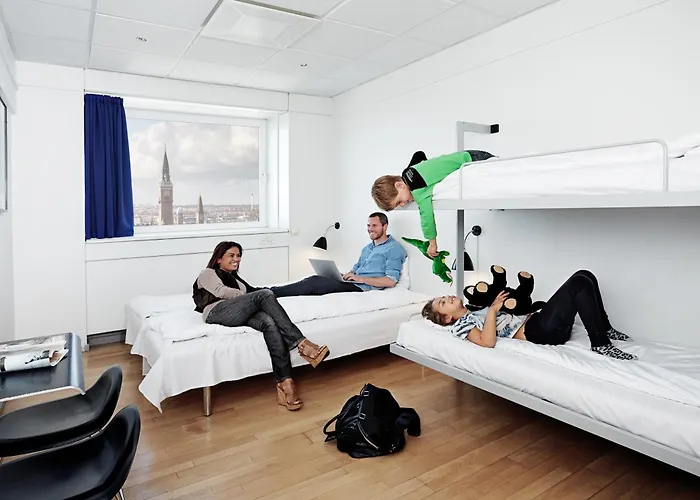 Vandrerhjem Danhostel & *